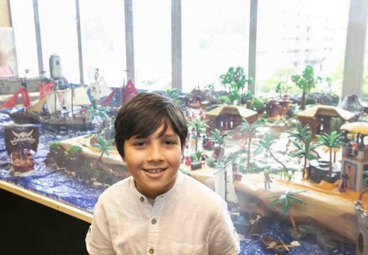 Unha exposición na biblioteca de Monte Alto recrea o universo pirata dos Playmobil